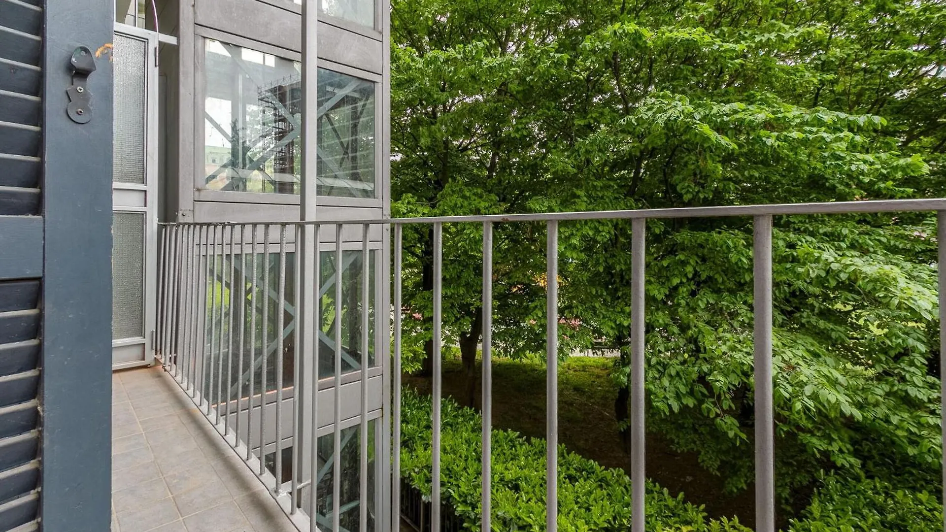 Apartment Giuseppe Ripamonti Vista Parco By Halldis Milan Italy